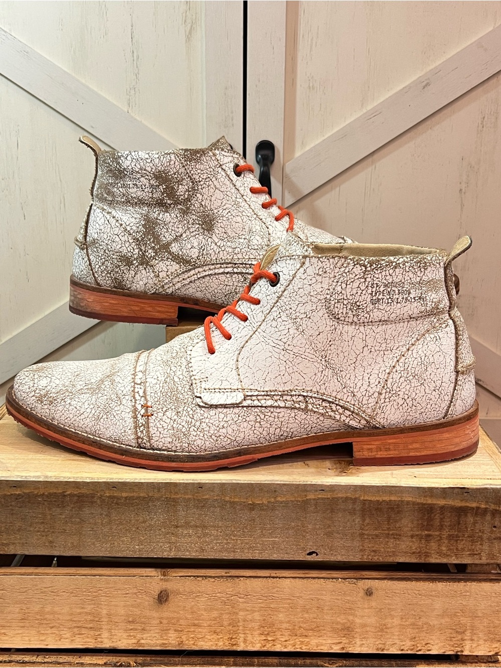 Steve Madden Men’s White Leather Crackle Chukka Boots Size 11 RARE - Picture 2 of 12
